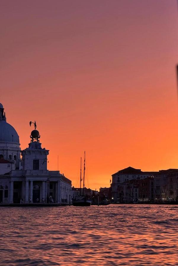 Ca' Yvonne Alloggio A Lido Di Venezia Exterior photo